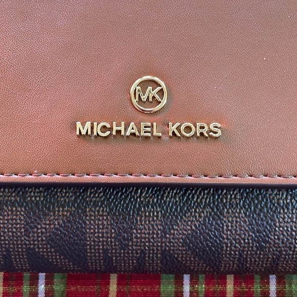 Brand New Michael Kors Large Chain Crossbody Clutch Purse in Brown & Luggage - Picture 6 of 16